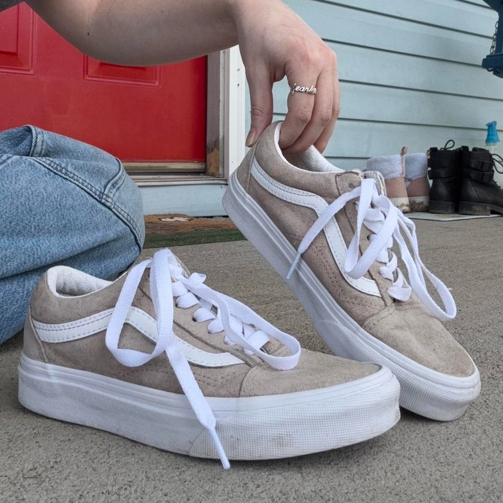 Vans Beige and White Vans Old Skool trainers Sneakers